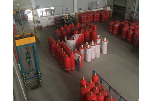 氣體消防系統(tǒng)瓶組車間生產(chǎn)組裝現(xiàn)場